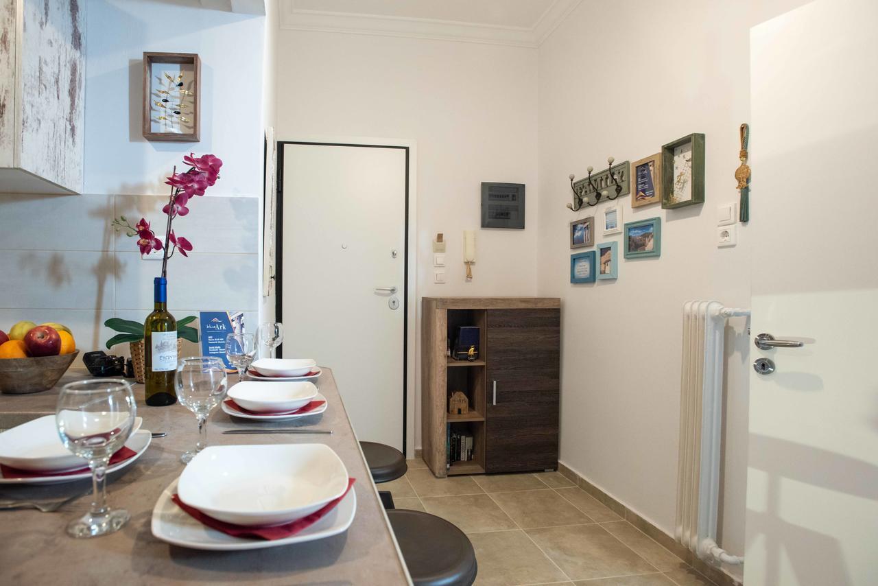 Blue Ark Stylish Athens Apartment ภายนอก รูปภาพ