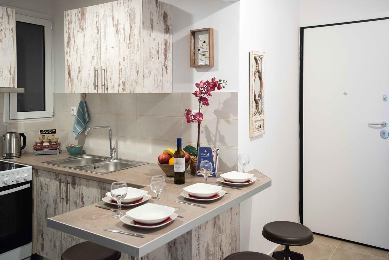 Blue Ark Stylish Athens Apartment ภายนอก รูปภาพ